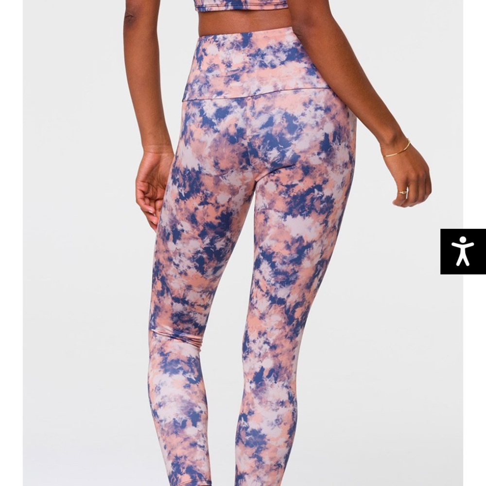 Brand new NWT Onzie high rise mid legging